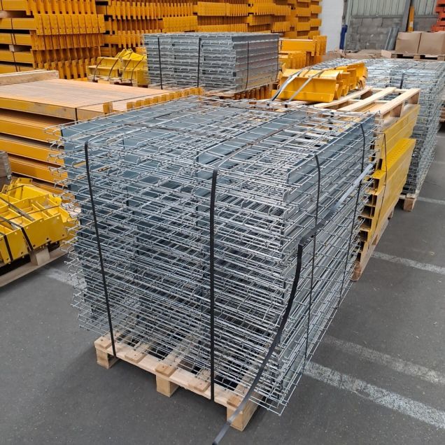 Gebrauchter Drahtgitterboden 1090x1100 mm (BxT)